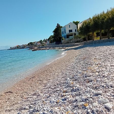 Afrodita Bistrica Sutivan Bagian luar foto