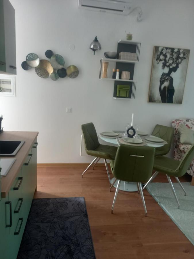 Afrodita Bistrica Sutivan Bagian luar foto