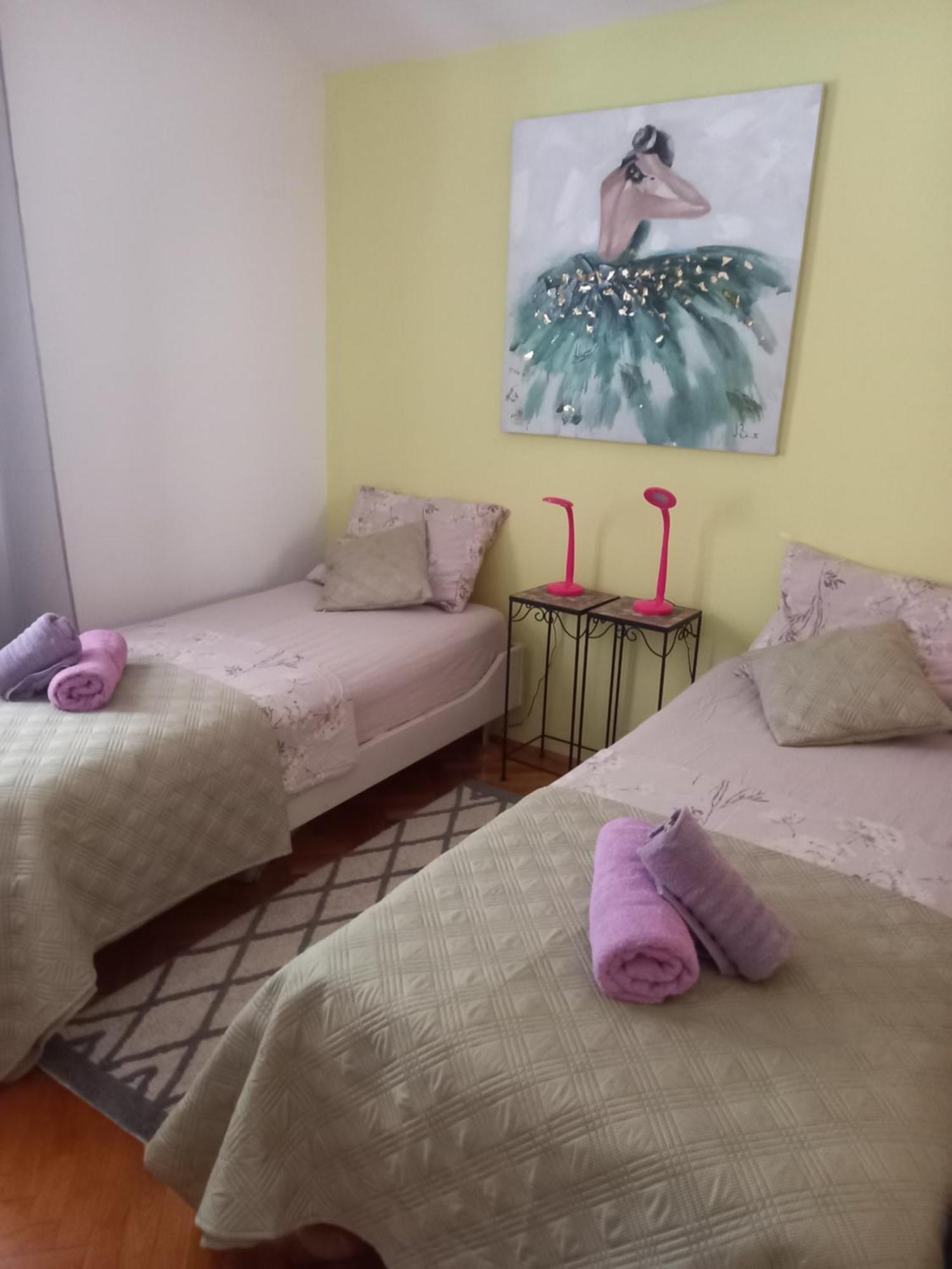 Afrodita Bistrica Sutivan Bagian luar foto